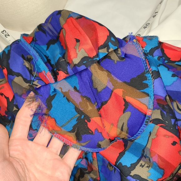 1980's Abstract Stripe turtleneck Blouse - Picture 13 of 16